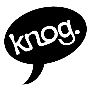 Zu sehen ist das Logo der Marke Knog mit weißem Schriftzug in klaren Kleinbuchstaben, platziert innerhalb einer schwarzen Sprechblase.