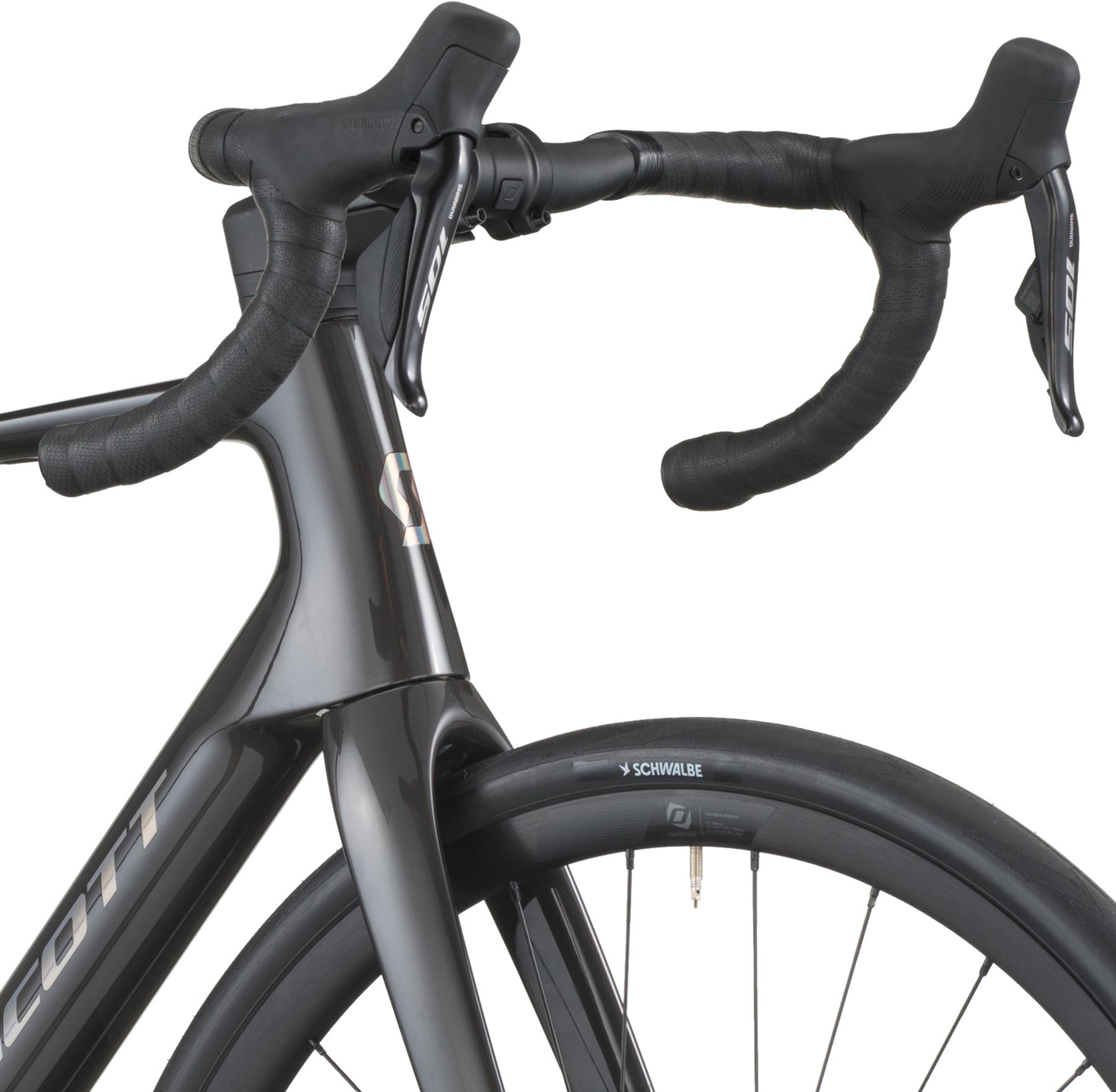 4253573020002-Scott-Addict-40-carbon-black-2026-Carbon-Rennrad-04